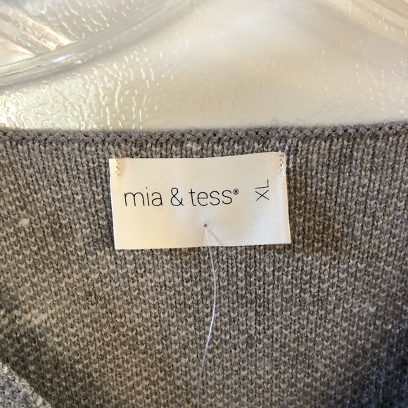 NEW V Neck Grey Sweater White Stars • mia & tess • SM / MED /LRG / X-LRG Avail - Picture 4 of 5